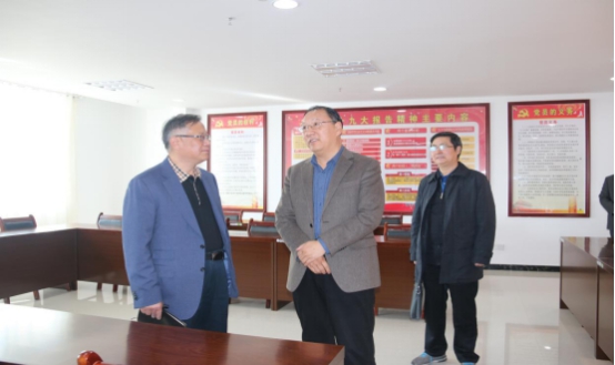 省委常委、省總工會主席馬吉孝等一行蒞臨青海物產集團公司視察，調研指導道路貨運企業建會、貨運司機入會等工作