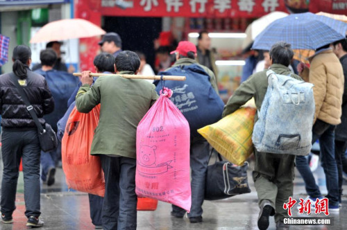 聚焦春節“恐歸族”：近鄉情怯，恐懼何來？(圖)